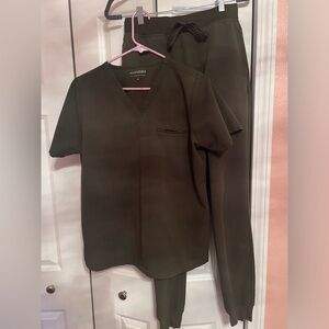 Mandala  women’s scrubs. Olive green. Medium top. Small tall high waisted jogger